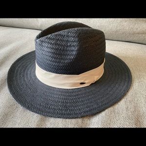 O’Neil blue straw beach hat, Size Medium.